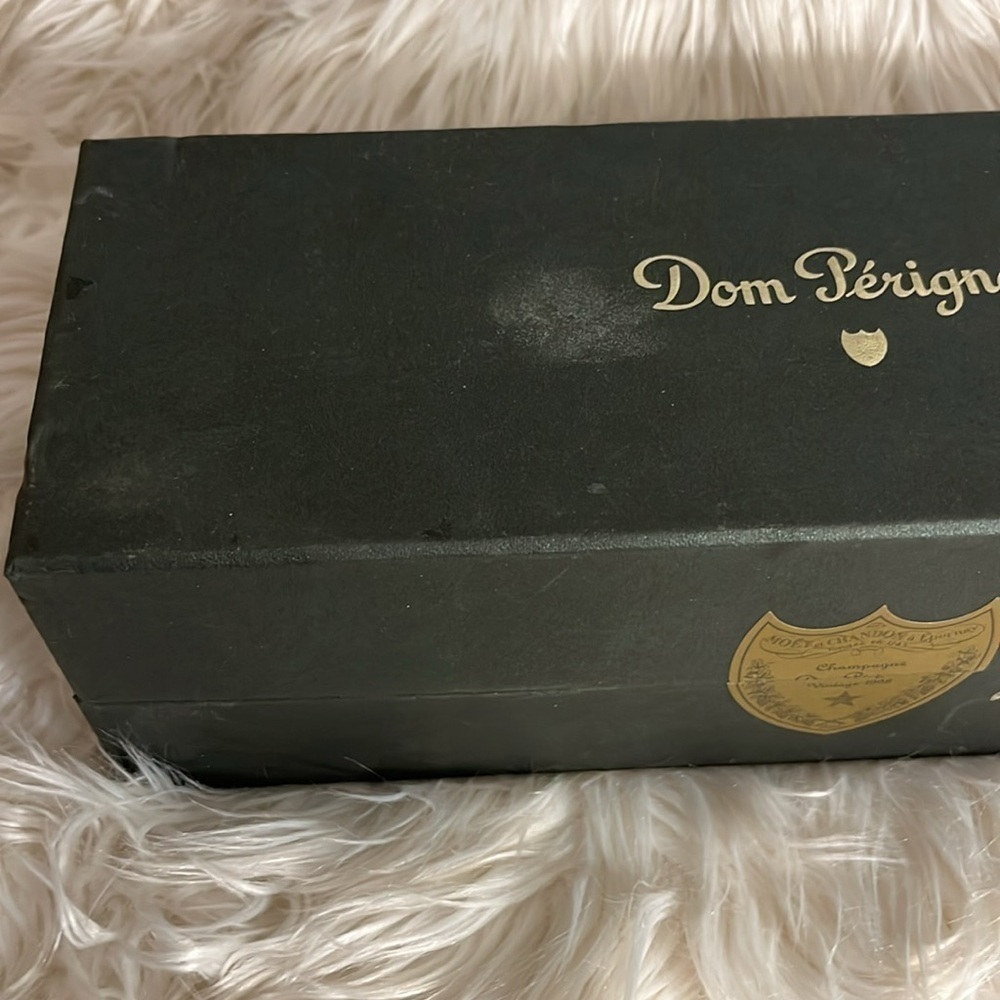 Vintage 1998 Dom Perignon. Empty bottle and box included. - Picture 2 of 6